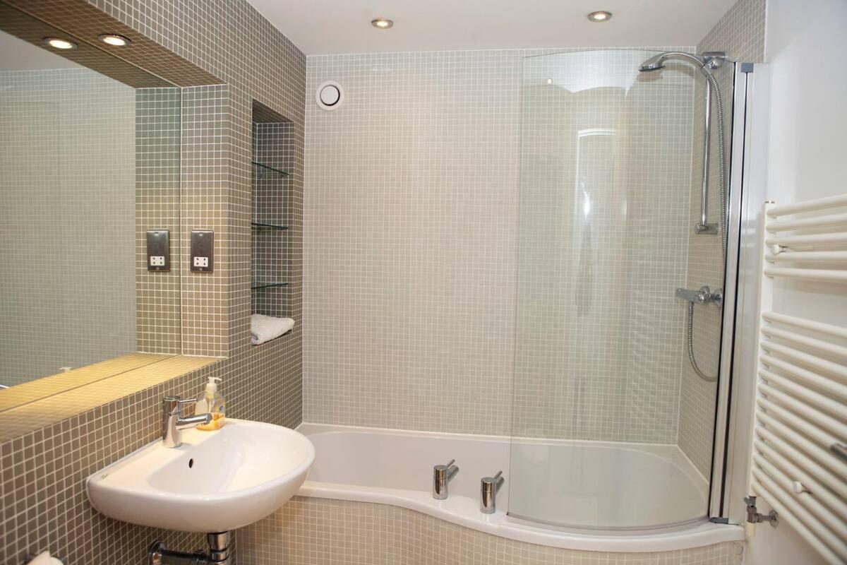 Joivy Inviting Flat With Parking In Canonmills * Edimburgo